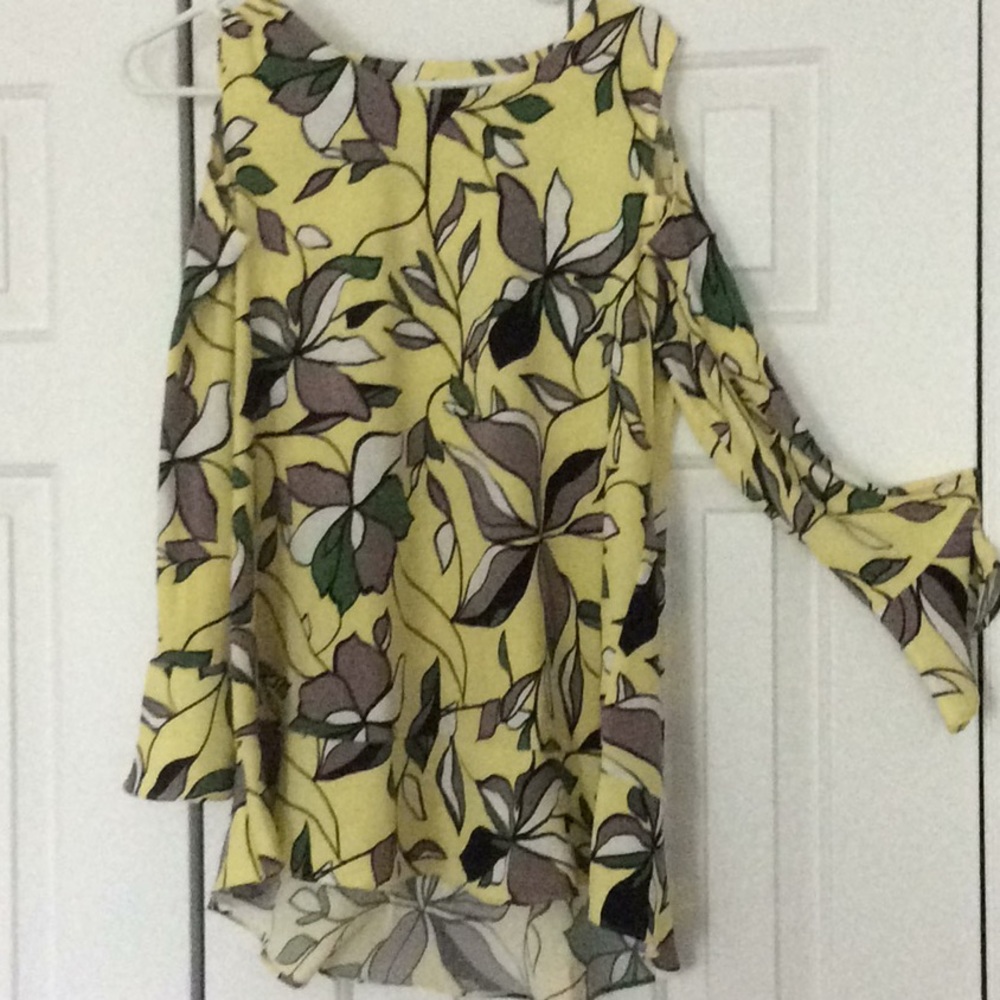 Alfani cold shoulder top